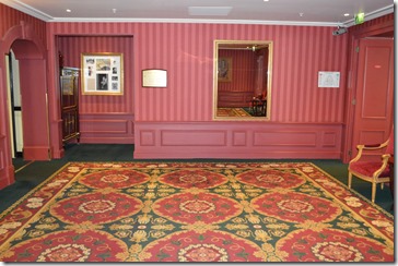 Le Grand 4th floor foyer