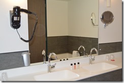 Ramada bath-1