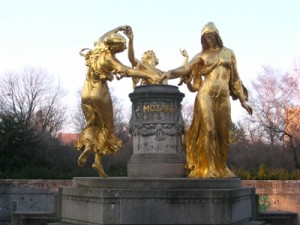 Mozart Monument, Dresden