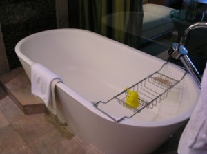 bangkok-conrad-bathtub