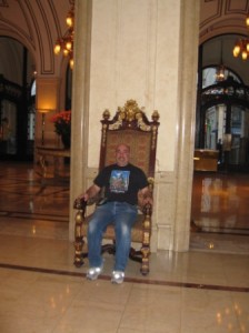 palace-hotel-throne-chair