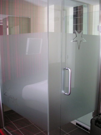Amsterdam Ramada Hotel shower stall