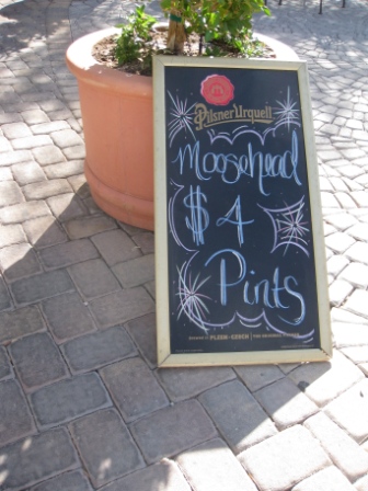 Chalk Signs, Not Neon Prevail at Lake Las Vegas