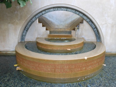 a fountain with a circular design