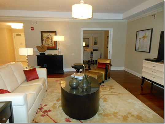 McCormick Suite living room-3