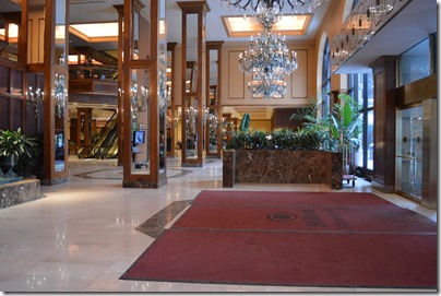 Hilton Minn entrance
