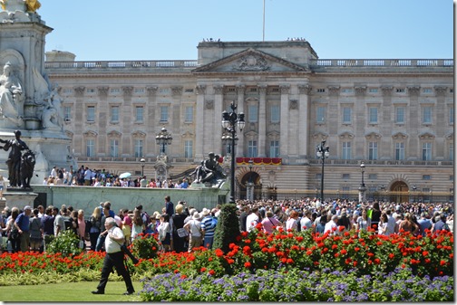 Buckingham Palace red