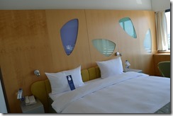 Rad Blu Royal room bed