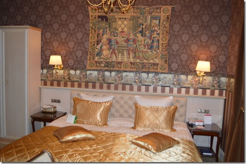 Ramada Royal bed
