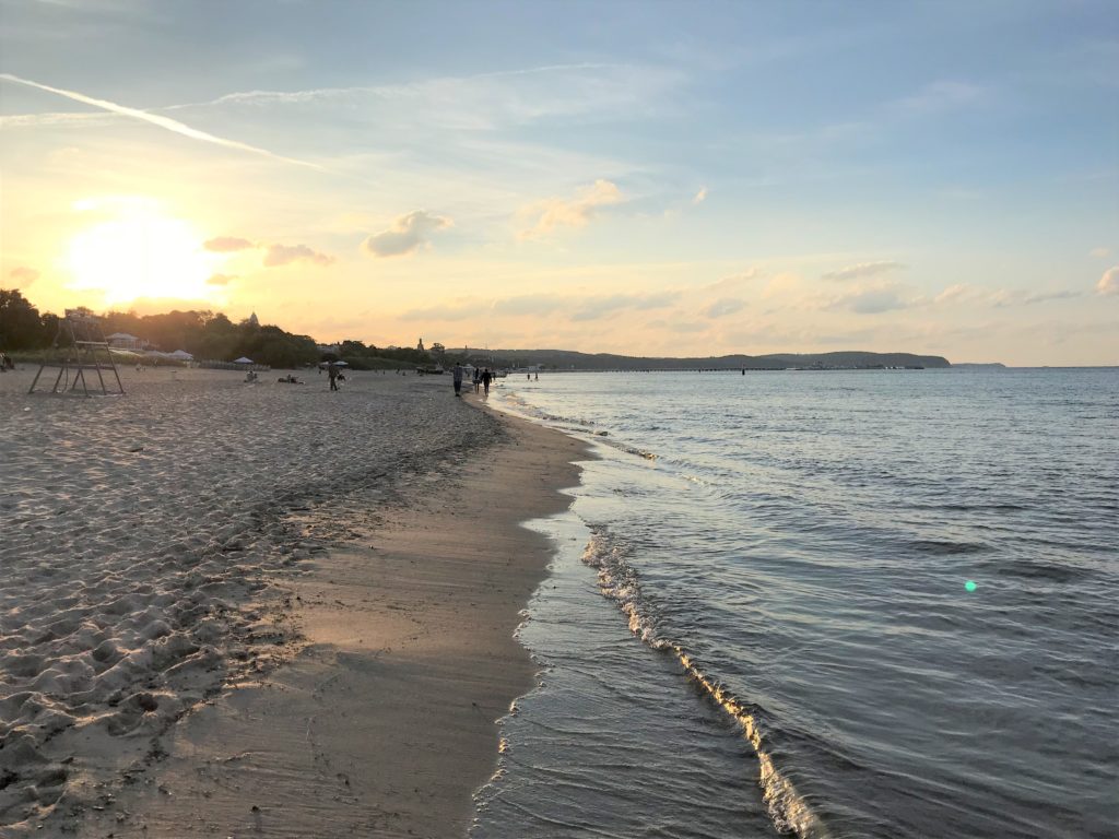 Sopot beach sunset – Loyalty Traveler