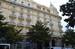 a building with many windows